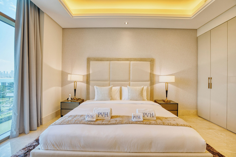 Room 2, PVH - The8 - Opulent 3BR - Beach Access, Dubai