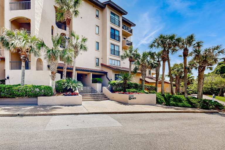 Exterior 5, Snowbird Friendly, Oceanfront Community With Optional Golf Cart!, Nassau