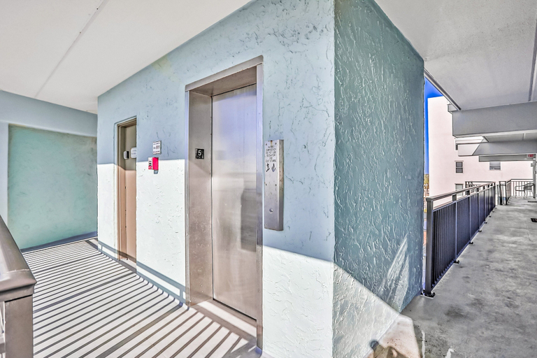 Interior 3, Polished Oceanfront Condo With Pool Access, Private Balcony & Washer/dryer, Duval
