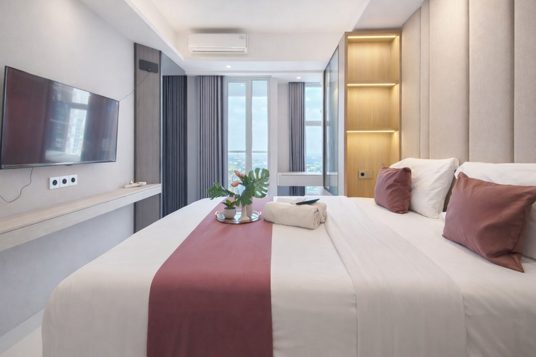 Bedroom 5, Magnificent Studio with Mall Access at Benson Supermall Mansion Apartment By Travelio, Surabaya