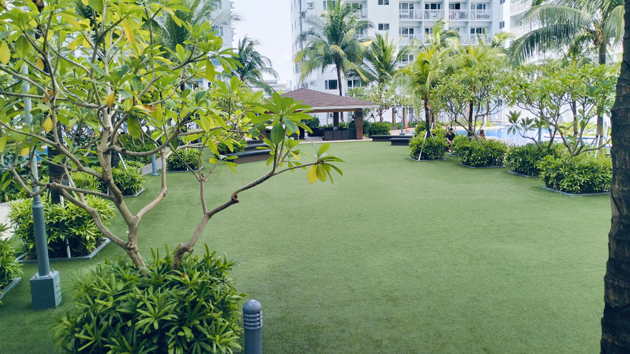 Public Area 5, Mall of Asia - Aseana Residences, Pasay City