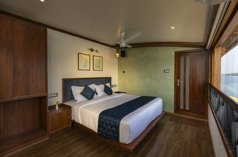 Room 2, Riverine Kadavil Houseboat, Alappuzha