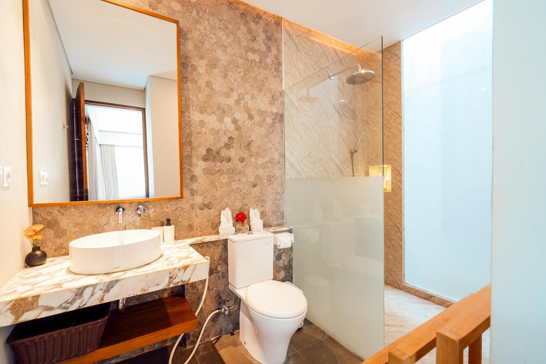 Bathroom 4, Villa Casanaya 3BR Near Pererenan Beach Canggu, Badung
