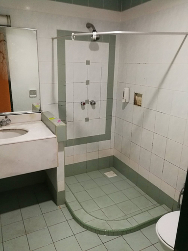 Bathroom 5, Hotel Casamas, Malacca City