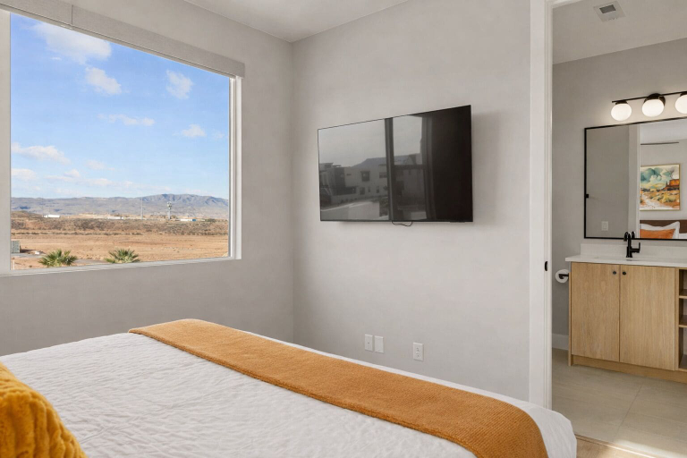Room 2, Terra Rossa 8 Bedroom Townhouse, Washington