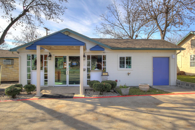 Exterior & Views 2, Motel 6 Kerrville, Kerr