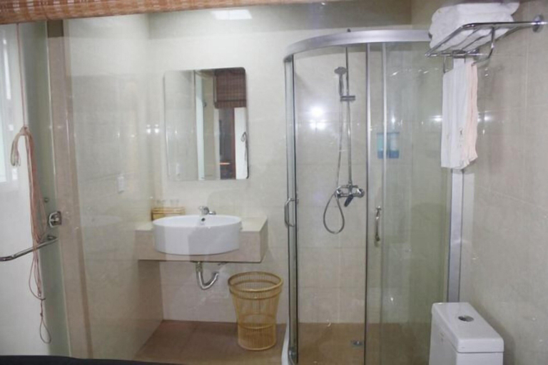 Bathroom 3, Jin Xiu Hotel, Shangrao