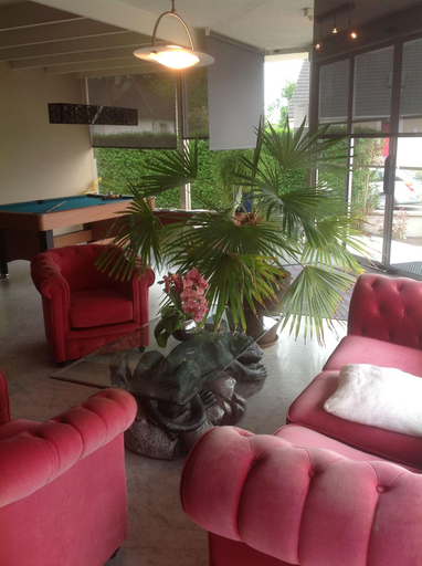 Public Area 2, Brit Hotel Le Magdalena, Nièvre