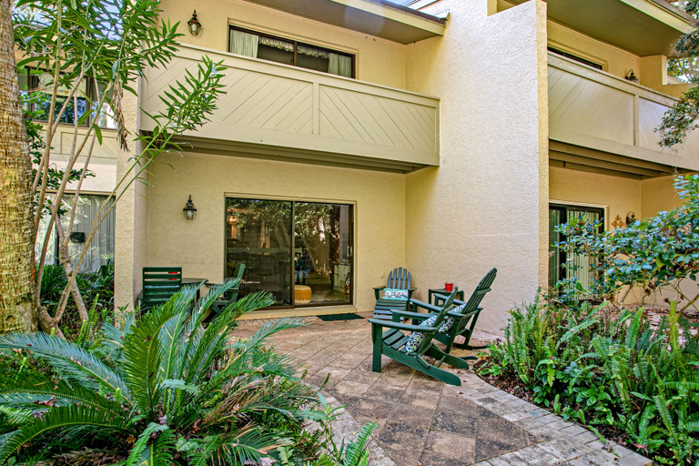 Terrace/patio, Wonderful Home Close to Everything W/shared Pool, Free Wifi, Central AC, Nassau