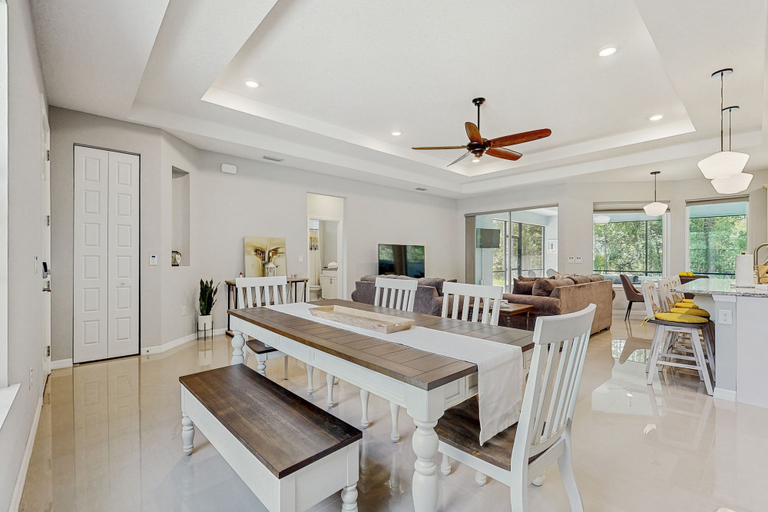 Room 3, Spacious House With Private Covered Patio, Work Station, Full Kitchen and Grill, Flagler