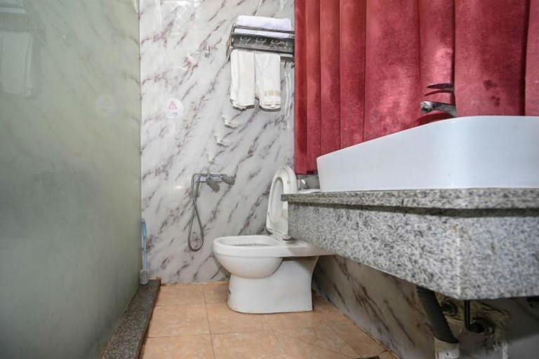 Bathroom, Dazhou Xionlong Hotel, Dazhou