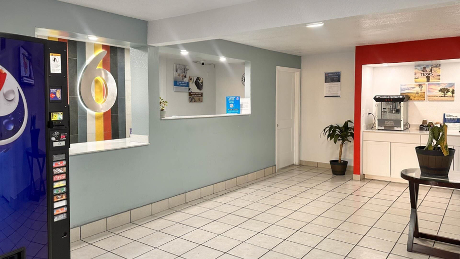 Others 5, Motel 6 Borger, TX – Boom Town, Hutchinson