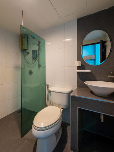 Bathroom, BB House Rambuttri 1, Phra Nakhon