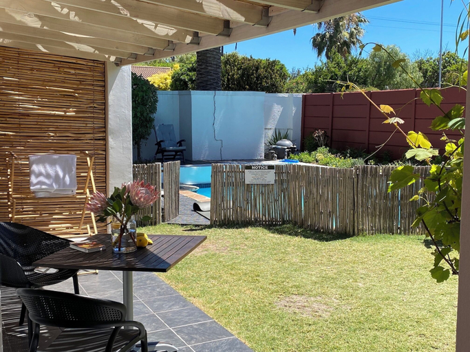 Outdoor dining 2, 2stay-Aparments, City of Cape Town
