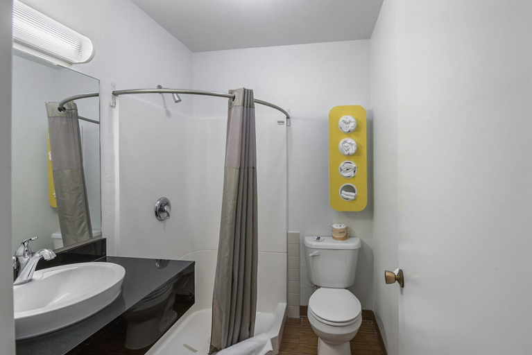 Bathroom 5, Motel 6 Fallon, NV, Churchill