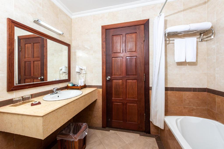 Bathroom 5, Pacific Hotel & Spa, Siem Reap
