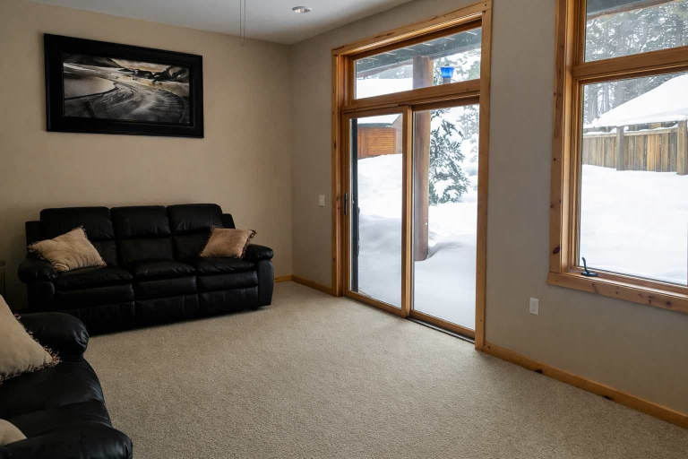 Living area 4, Minocqua Lake Condo B10, Oneida