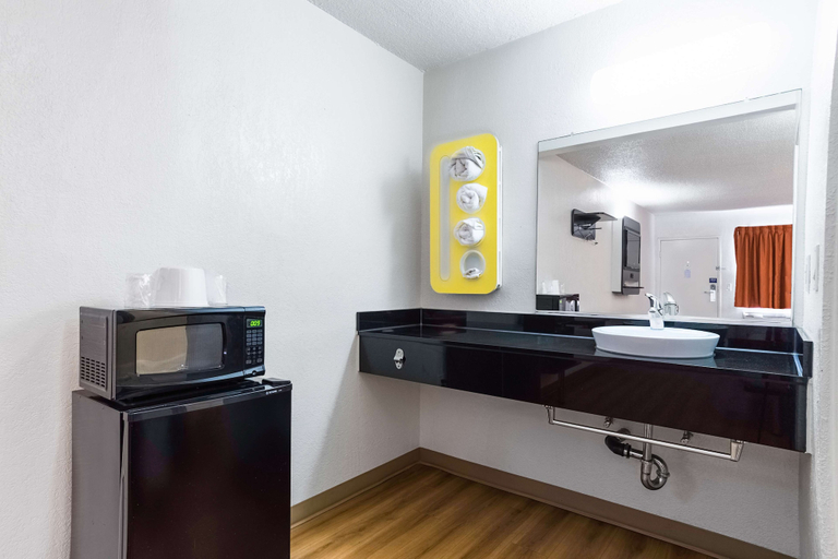 Others 4, Motel 6 Long Beach, CA - International City, Los Angeles