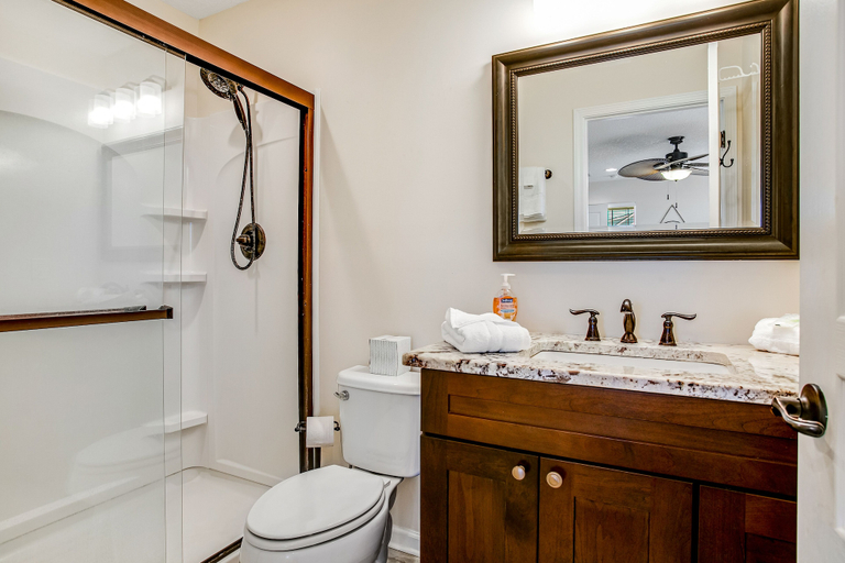 Bathroom 4, Beautiful 3-level Home Steps From the Beach W/wifi, Washer/dryer, & Central AC, Nassau