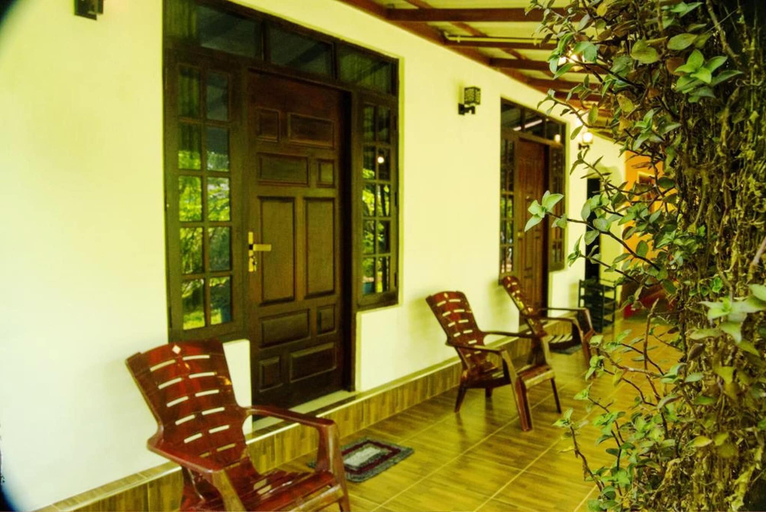 Property grounds, Senura Homestay, Dambulla