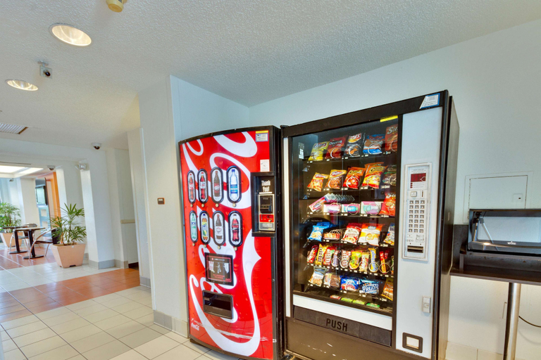 Food & Drinks 5, Motel 6 Lewisville, TX - Dallas, Denton