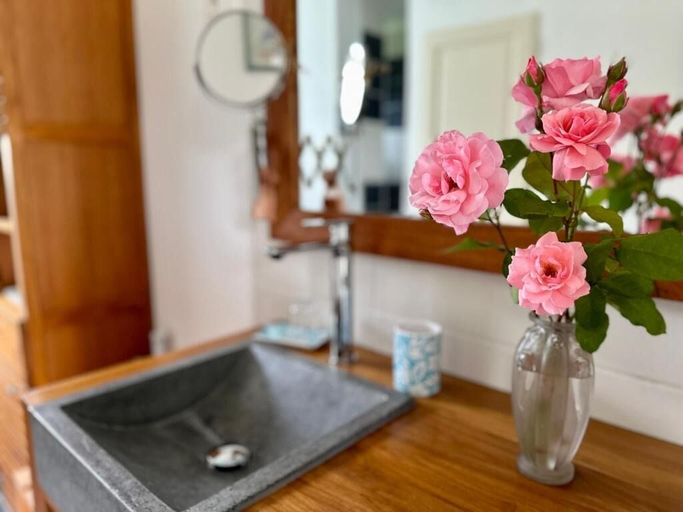 Bathroom 5, Clos Beldane, Charente