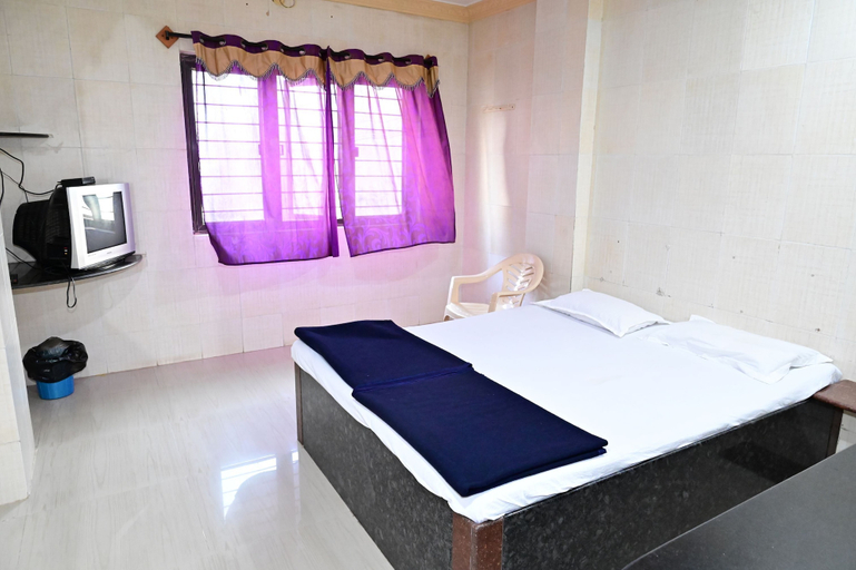 Room 4, Sreeniketanam Lodge, Raichur