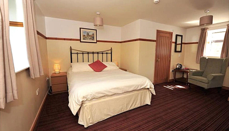 Bedroom 5, Chevin End Guest House, Leeds