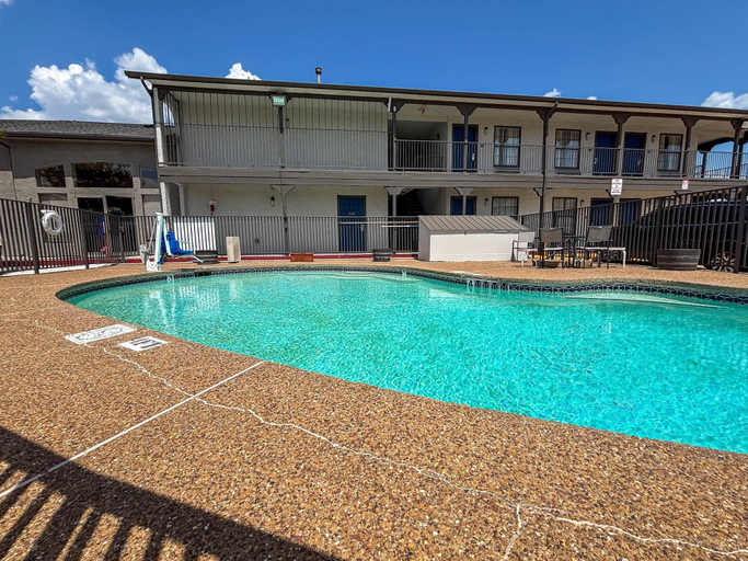 Exterior & Views 2, Studio 6 Suites – Mesquite, TX – Gross Rd., Dallas