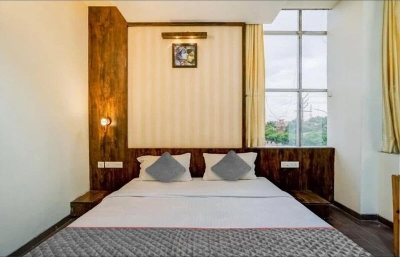 Room 3, Hotel MNG The Platinum, Kanpur Nagar