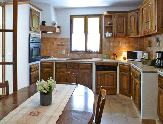 Private kitchen, Menerbes Home With Private Pool, Vaucluse
