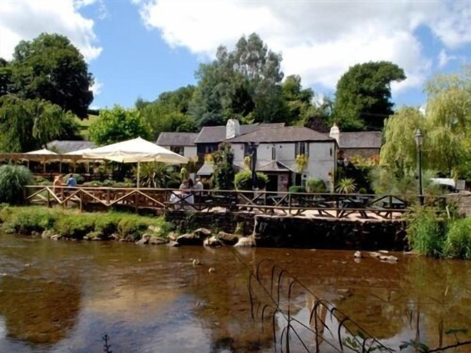 Exterior & Views 2, The Waterman's Arms, Devon