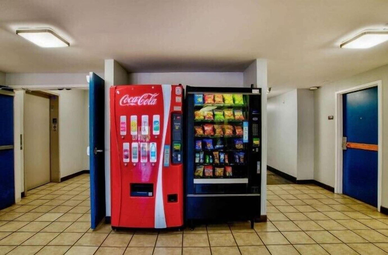 Food & Drinks 5, Studio 6 Suites Hesperia, CA – West Main Street – I-15, San Bernardino