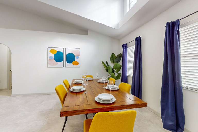Room 2, Home Near the Beach With Private Pool, Inviting Patio, Streaming & AC, Flagler