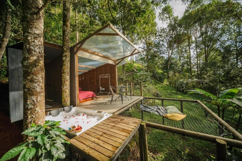 Outdoor spa tub 2, Terramaga Glamping, San Francisco