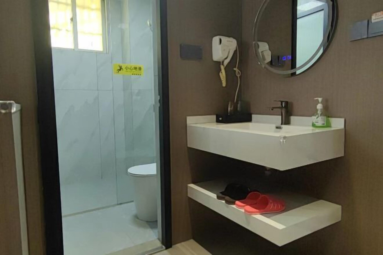 Bathroom 3, Heyuan Holiday Business Hotel, Heyuan