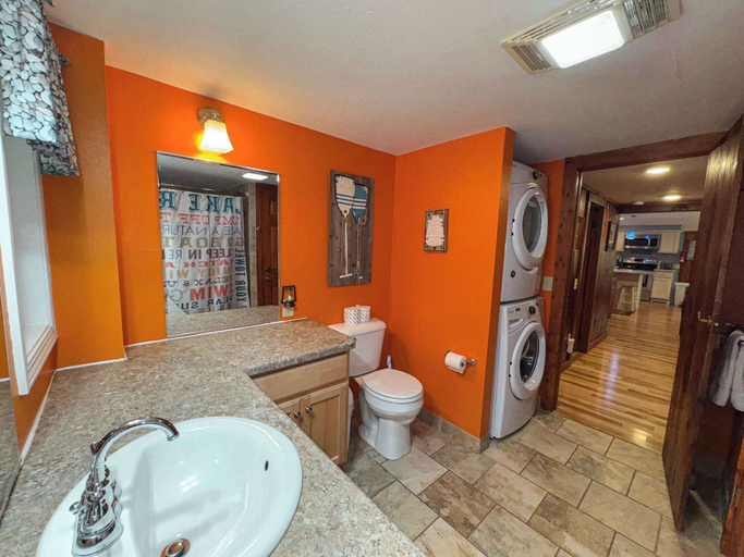 Bathroom 4, Blue Lake Cottage - Pet Friendly Rental, Oneida