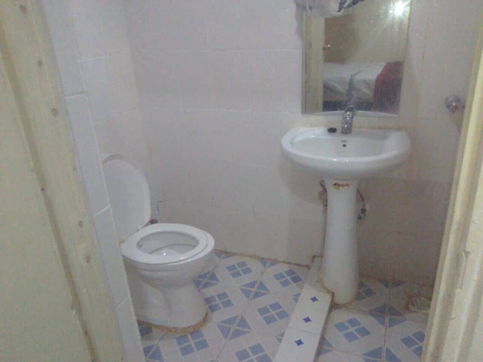 Bathroom, NevaLand County Hotel, Makueni