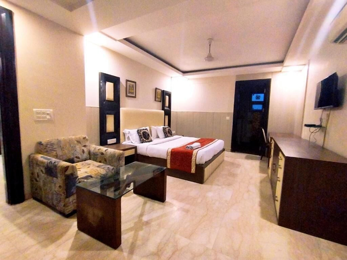 Room 5, Aaron Harikanta  Stayz, Delhi