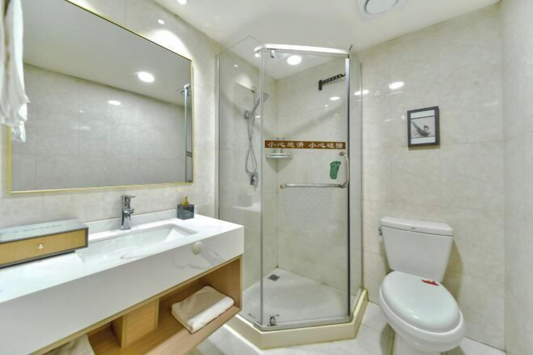 Bathroom 2, Oukai Hotel, Hangzhou