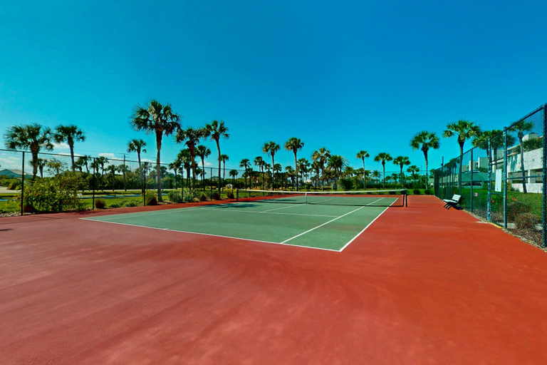 Sport court 5, Oceanfront Condo With Pool, Ocean Views, and Washer/dryer, Saint Johns