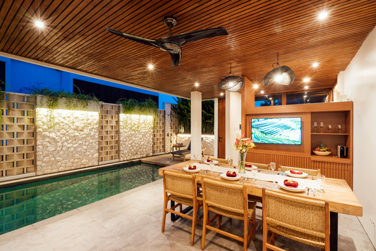 Food & Drinks, Villa Casanaya 3BR Near Pererenan Beach Canggu, Badung