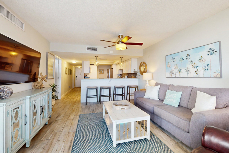 Living area 4, Seventh Floor Oceanfront Condo With Shared Pool, Ocean View, & High-speed Wifi, Saint Johns
