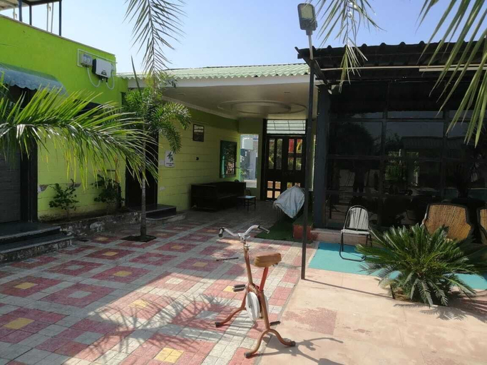 Terrace/patio 2, Palm Farmhouse Resort & Swimming Pool, Ajmer