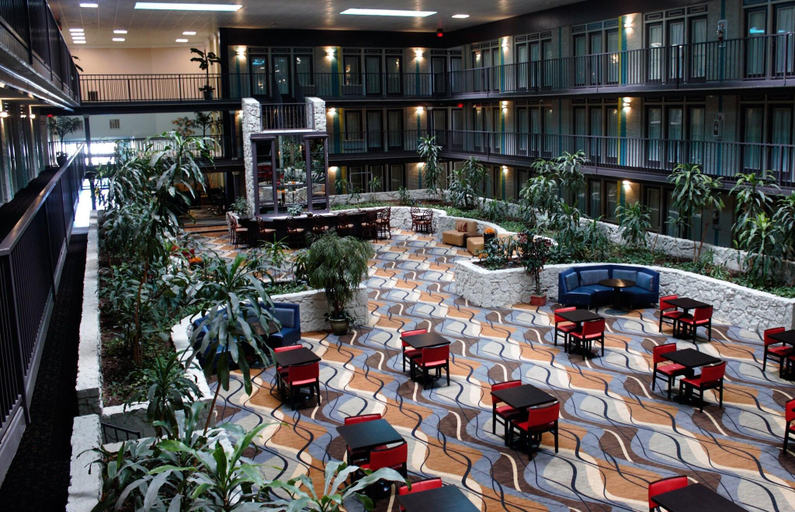 Food & Drinks 5, Fifth Season Inn & Suites, Potter