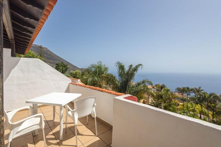 Outdoor dining 4, Apartamentos Finca COLON, Santa Cruz de Tenerife