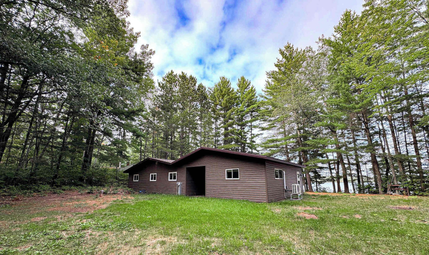 Exterior 2, Moss Lake Lookout: PET Friendly, Vilas