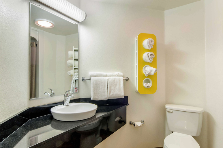 Bathroom 5, Motel 6 Wheatland, WY, Platte