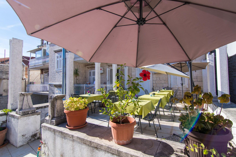 Public Area, Vila Liza, Trogir
