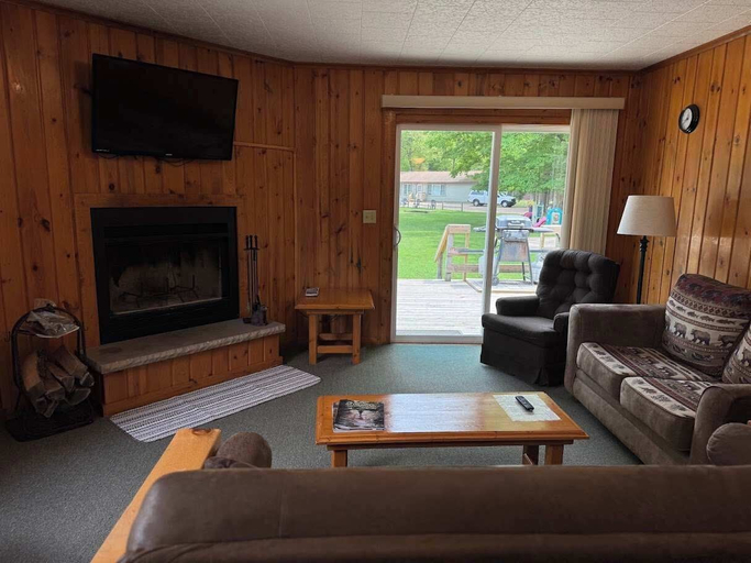 Living area 5, Pine & Paddle, Vilas